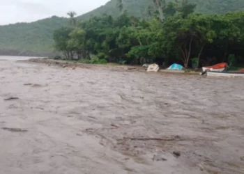 Lluvias provocan desbordamiento de ríos en Falcón