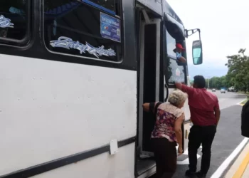 Prevén que pasaje aumente a Bs. 25 en rutas urbanas
