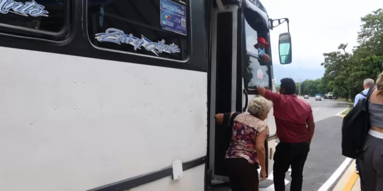 Prevén que pasaje aumente a Bs. 25 en rutas urbanas