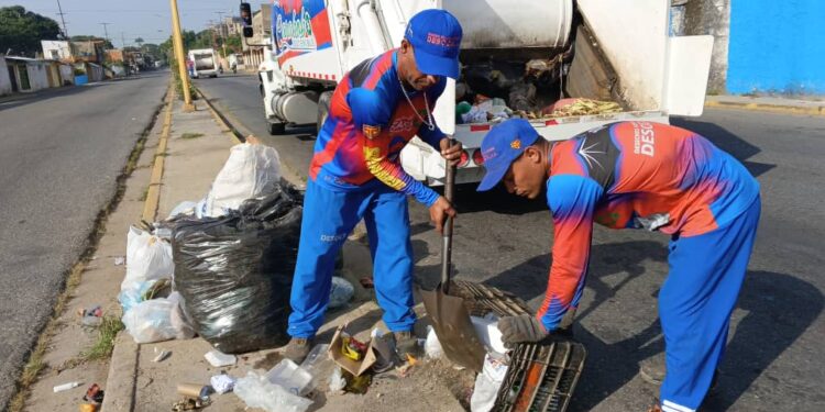 Alcaldía de Valencia desplegó operativo especial de limpieza