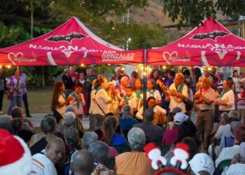 Alcaldesa Ana González dio la bienvenida a la Navidad con los abuelitos del Asilo San Martín de Porres