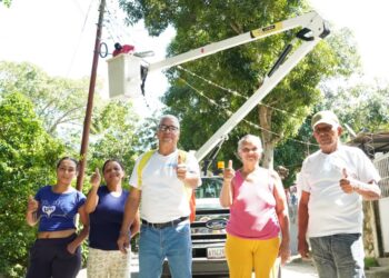 Instalan más de 50 lámparas Led para favorecer a más de 300 familias en Las Trincheras