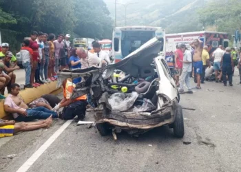 Un fallecido y 4 heridos en colisión en la Valencia-Puerto Cabello