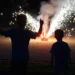 Los menores de edad no deben manipular fuegos artificiales