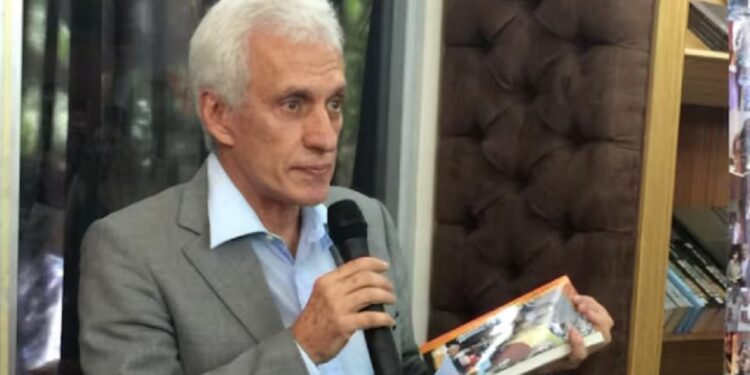 Uno de los seis asilados en embajada argentina en Caracas sale y se entrega