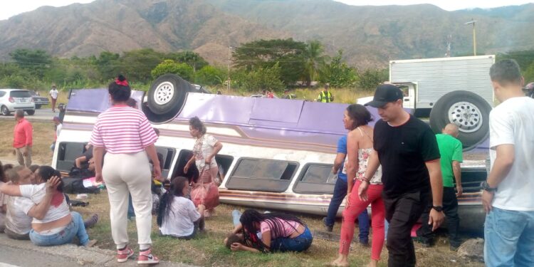 Fatal accidente de tránsito en la ARC: 6 fallecidos y 30 heridos