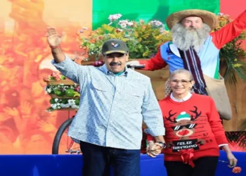 Maduro ataca a Rawayana y Akapellah por el tema «venekas»