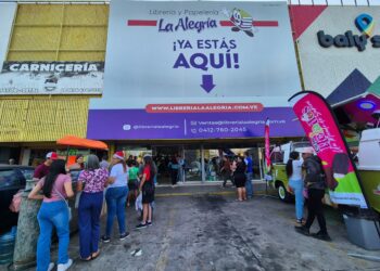 Gran inauguración de Librería La Alegría en Parque Valencia