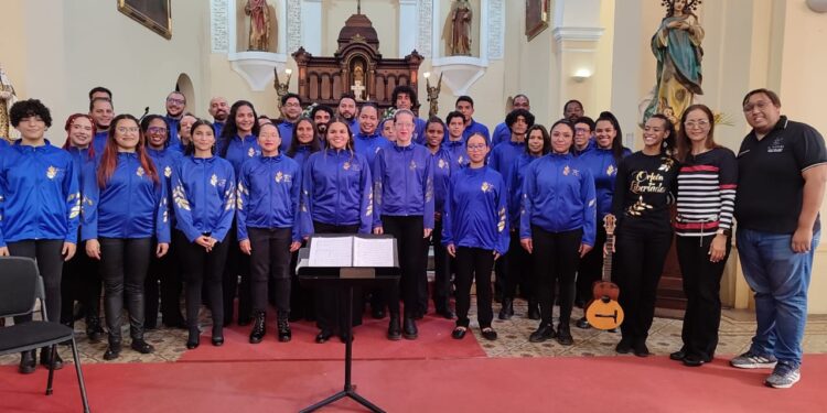 Orfeón Libertador maravilló al público con “Canto de Navidad para la UC”