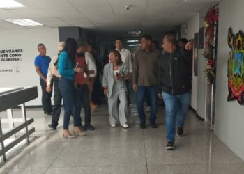 Dina Castillo fue juramentada como alcaldesa de Valencia ante la renuncia de Fuenmayor