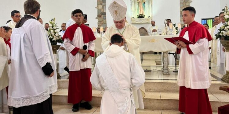 Monseñor González de Zárate ordenó cuatro nuevos sacerdotes