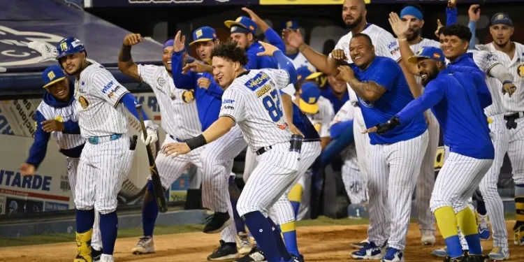 Magallanes remontó a Cardenales en el José Bernardo Pérez