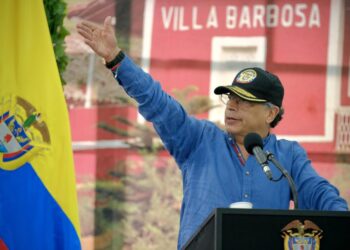 Petro confirma colaboración con militares venezolanos para enfrentar al ELN en la frontera