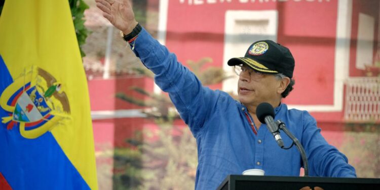 Petro confirma colaboración con militares venezolanos para enfrentar al ELN en la frontera