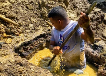 Repararon tubería matriz de aguas blancas en Alpargatón