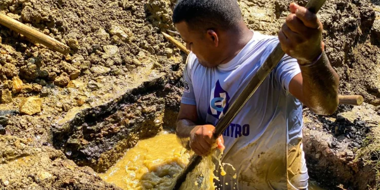 Repararon tubería matriz de aguas blancas en Alpargatón