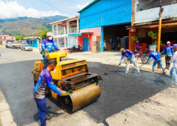 Avanza plan especial de asfaltado en avenidas y calles de Naguanagua