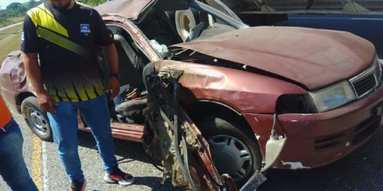 Dos mujeres lesionadas al volcar en Barrera