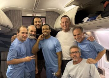 Liberan a los 6 estadounidenses presos tras visita de enviado de Trump