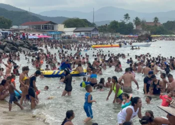 Turistas coparon playas y centro histórico de Puerto Cabello