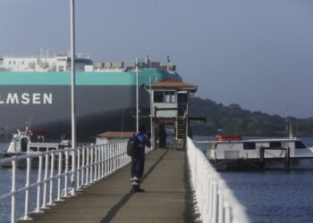 Canal de Panamá niega haber librado a EE UU de tarifas