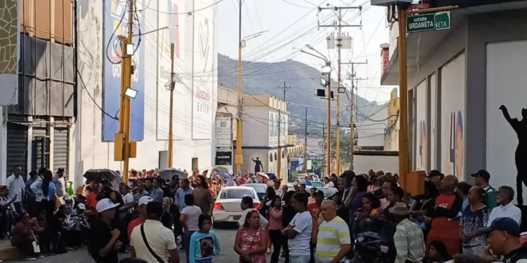 Saime no hizo operativo de cedulación en plaza Bolívar de Valencia