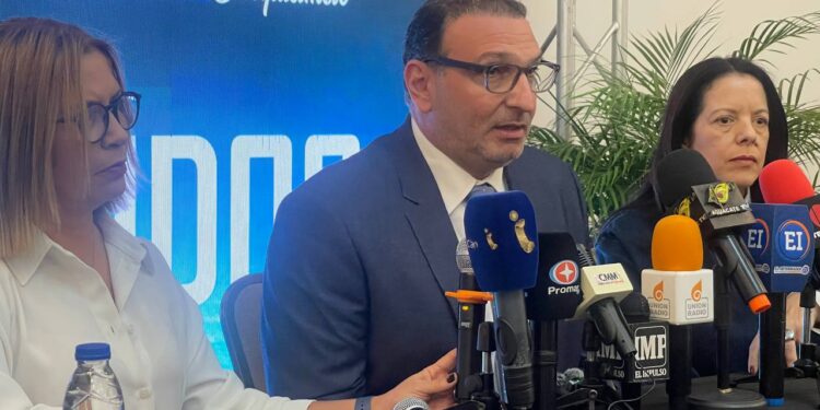 Cámara Ferretera Nacional y Procolombia evalúan oportunidades de comercio exterior para empresarios venezolanos