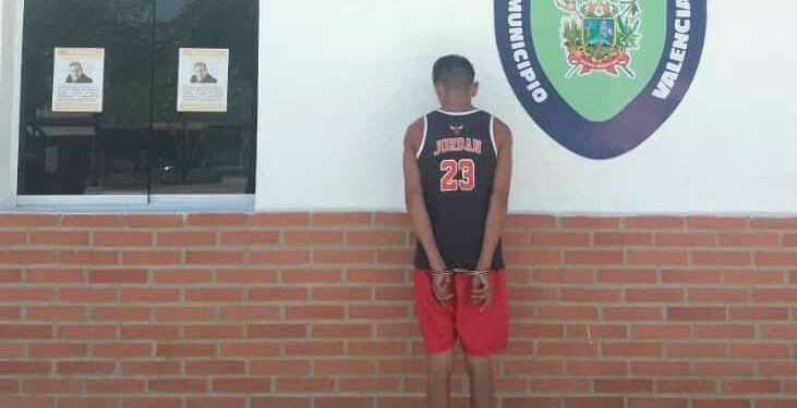 Detienen a un hombre por secuestrar y abusar de una joven