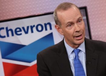 Chevron cuestiona a Trump por la revocación de licencia