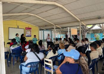 Dictan taller sobre sus derechos y deberes de jóvenes en Los Guayos