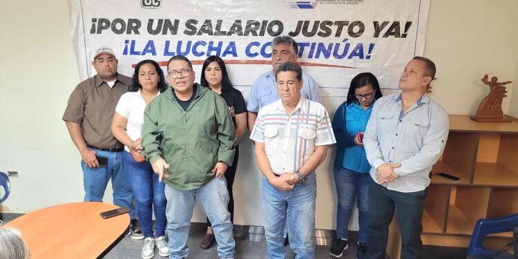 Gremios de la UC piden al gobierno aumento salarial