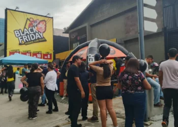 Black Friday reinauguró su nueva tienda al norte de Valencia