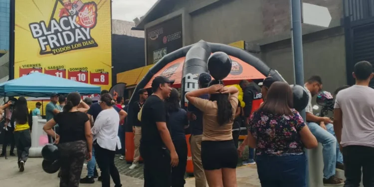 Black Friday reinauguró su nueva tienda al norte de Valencia