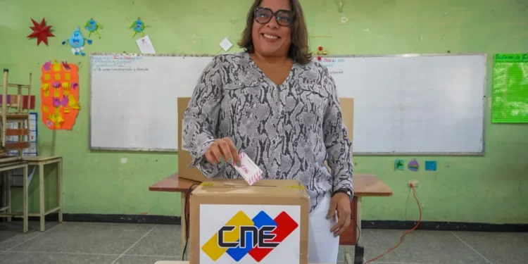 Alcaldesa Ana González: «Afluencia de votantes es permanente»