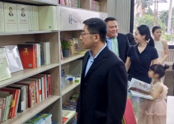 Inauguran moderna biblioteca en el Club Chino de Valencia