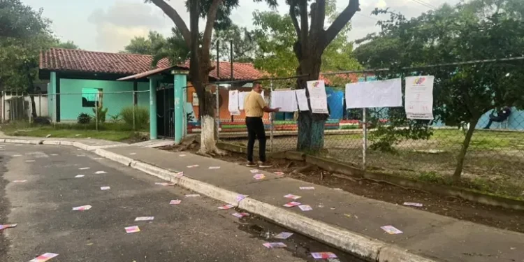En el Pueblo de San Diego las mesas abrieron con ligero retraso