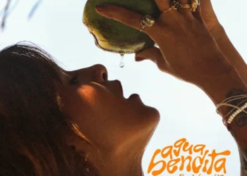 Cantante Paola Houghton lanza el tema “Agua bendita”