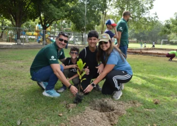 Paveca siembra esperanza con la jornada “Huella Verde”