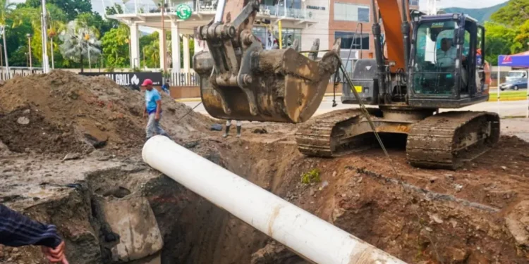 Inician trabajos de reemplazo de colector Av. Salvador Feo La Cruz