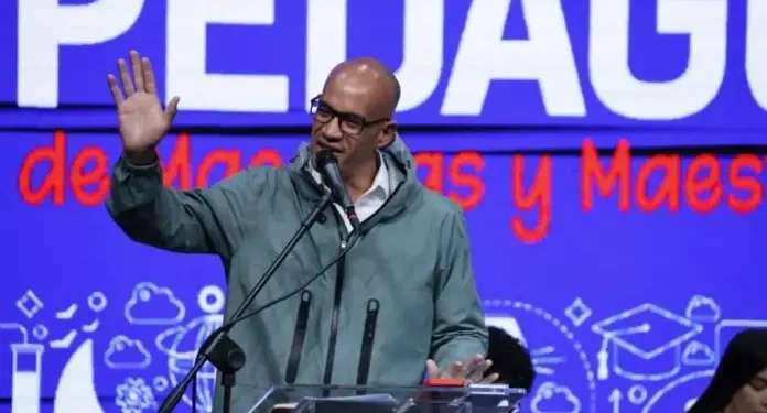 Maestros debaten propuestas para el plan de 10 años de la educación