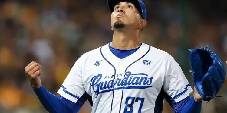 Enderson Franco podría alinear con Magallanes