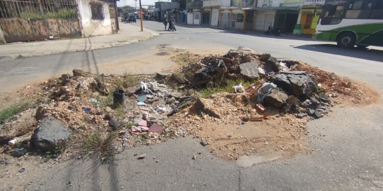 Vecinos de La Isabelica exigen reparación urgente de calles