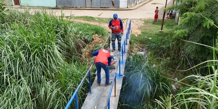 Rehabilitan puente peatonal en Libertadores B