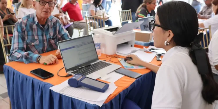 Jornada Móvil en Valencia facilita trámites en el centro histórico