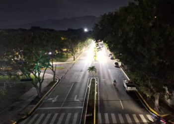 Alcaldesa Elizabeth Niño inicia plan de iluminación en Naguanagua