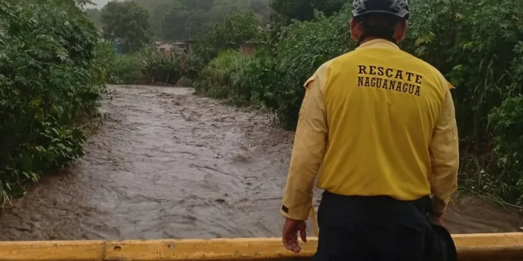 Aumenta el caudal de los ríos en Carabobo por onda tropical