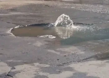 Vecinos de Bárbula alertan acerca del colapso de cloacas