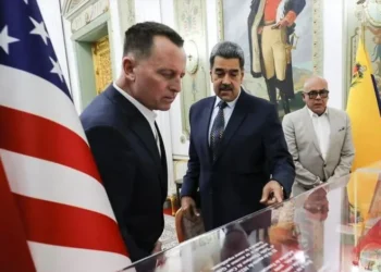 Grenell confirmó que mantiene diálogo con Maduro