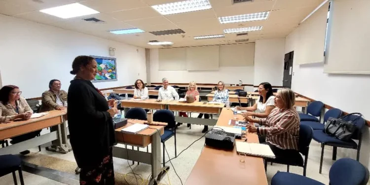 UC instaló Comisión de Validación Curricular para Psicología