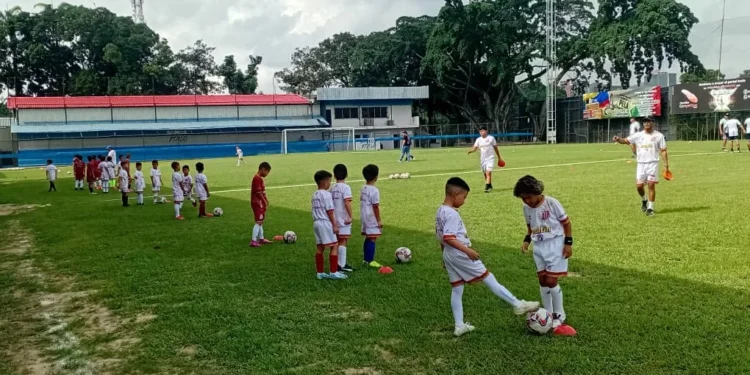 Estrellas Vinotinto forman a semilleros del fútbol carabobeño